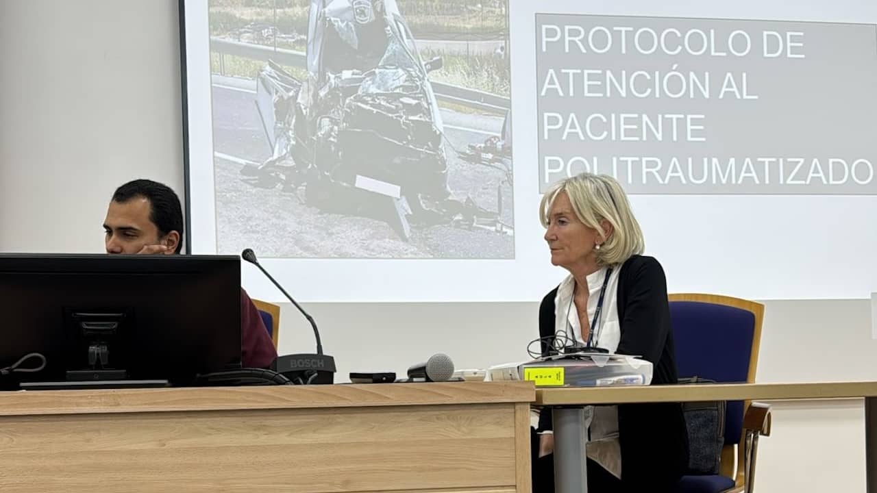 Dra. Pilar Albors presentando el protocolo del paciente politraumatizado