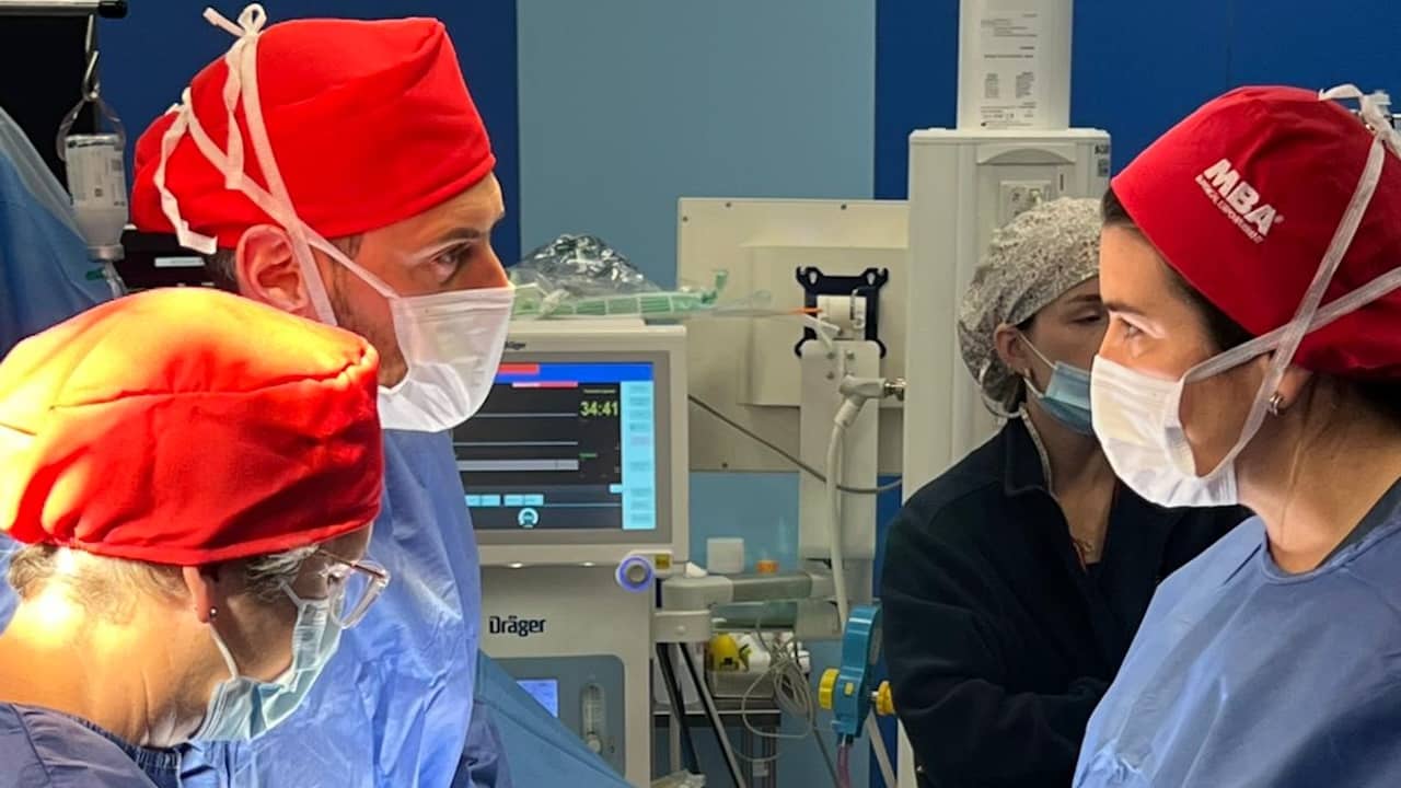 Dra. Alejandra de Andrés y Dr. Antonio Melero colocando OBSIDIAN RFT.