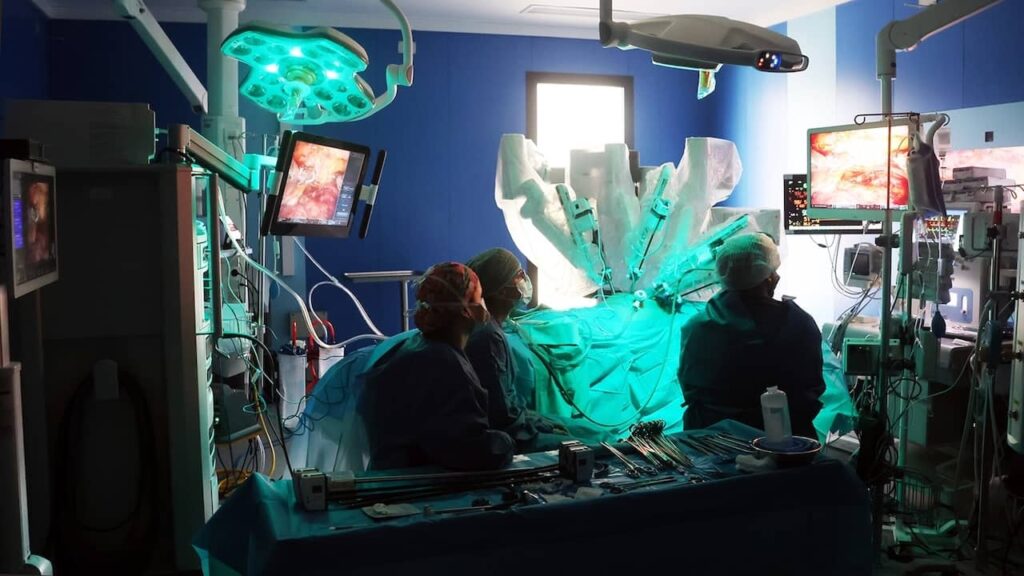 Cirugia esofagogástrica en Valencia con el robot Da Vinci en el CHGUV.